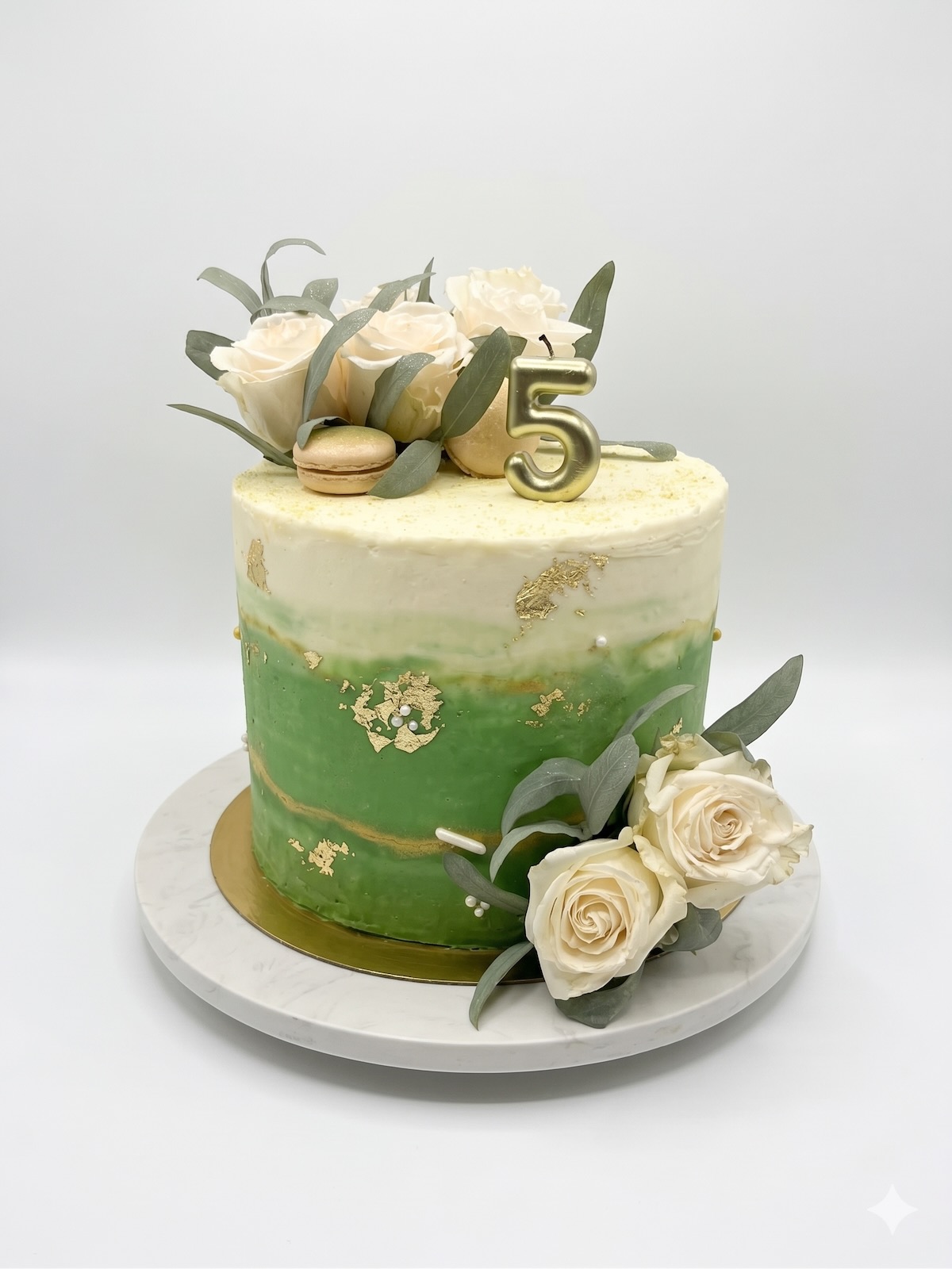 Custom cake by Renee Homulos